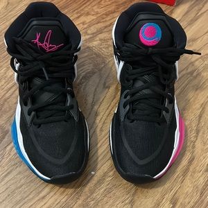 kyrie infinity “south beach”
